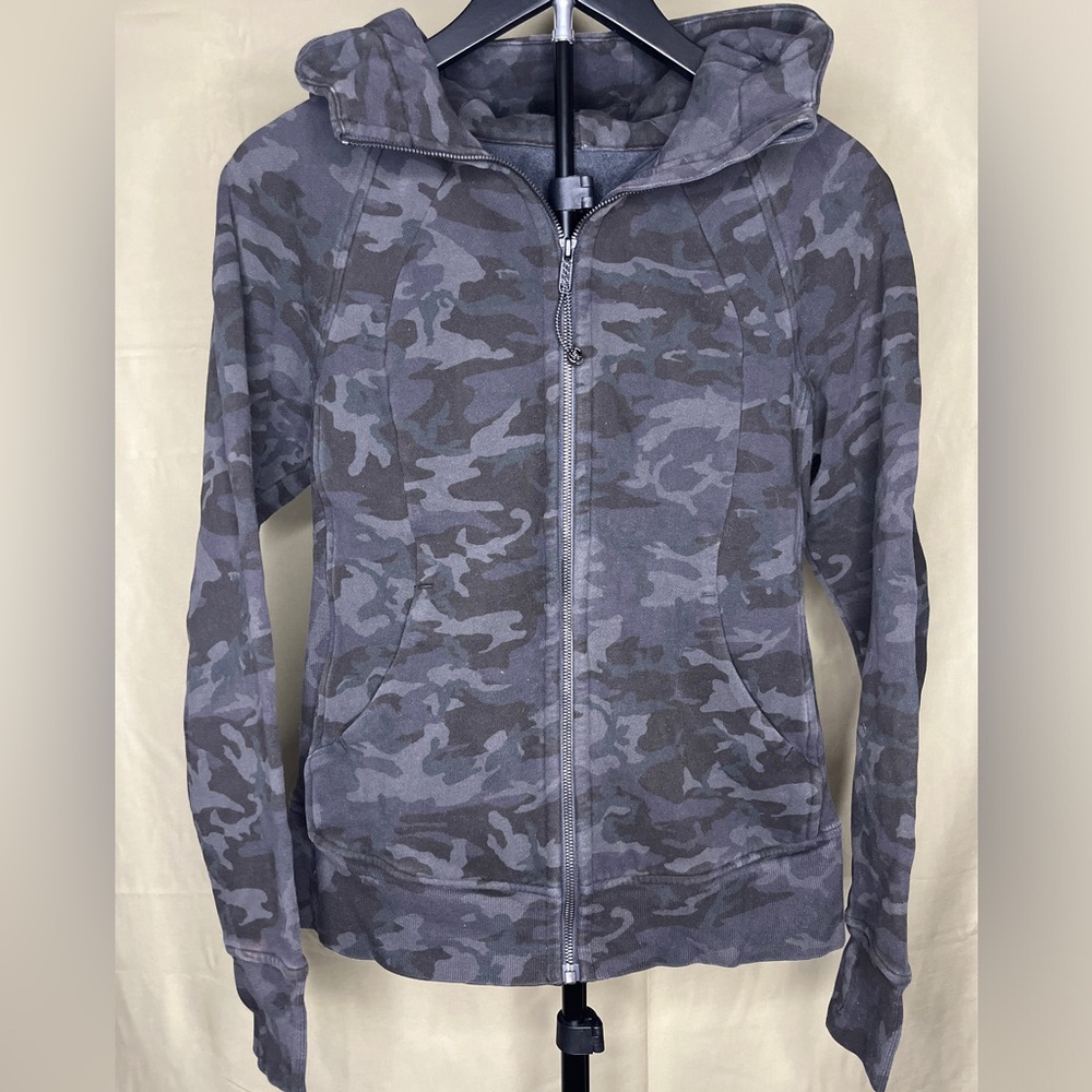 Lululemon Athletica Scuba Hoodie in Incognito Camo Multi Grey Size 8